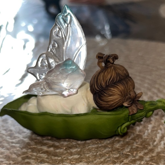 My Little Kitchen Fairies "My Little Sweet Pea Fairie" 2001 Enesco #102542 - Picture 4 of 8